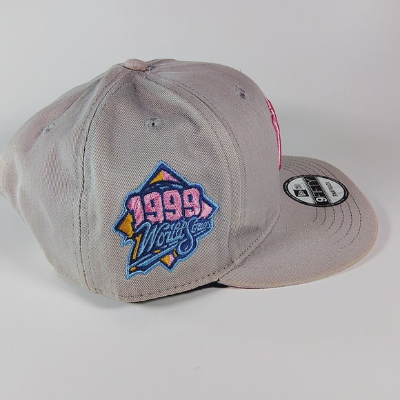 NY Yankees Gray and Pink 9FIFTY Snapback Cap - Picture 4 of 10
